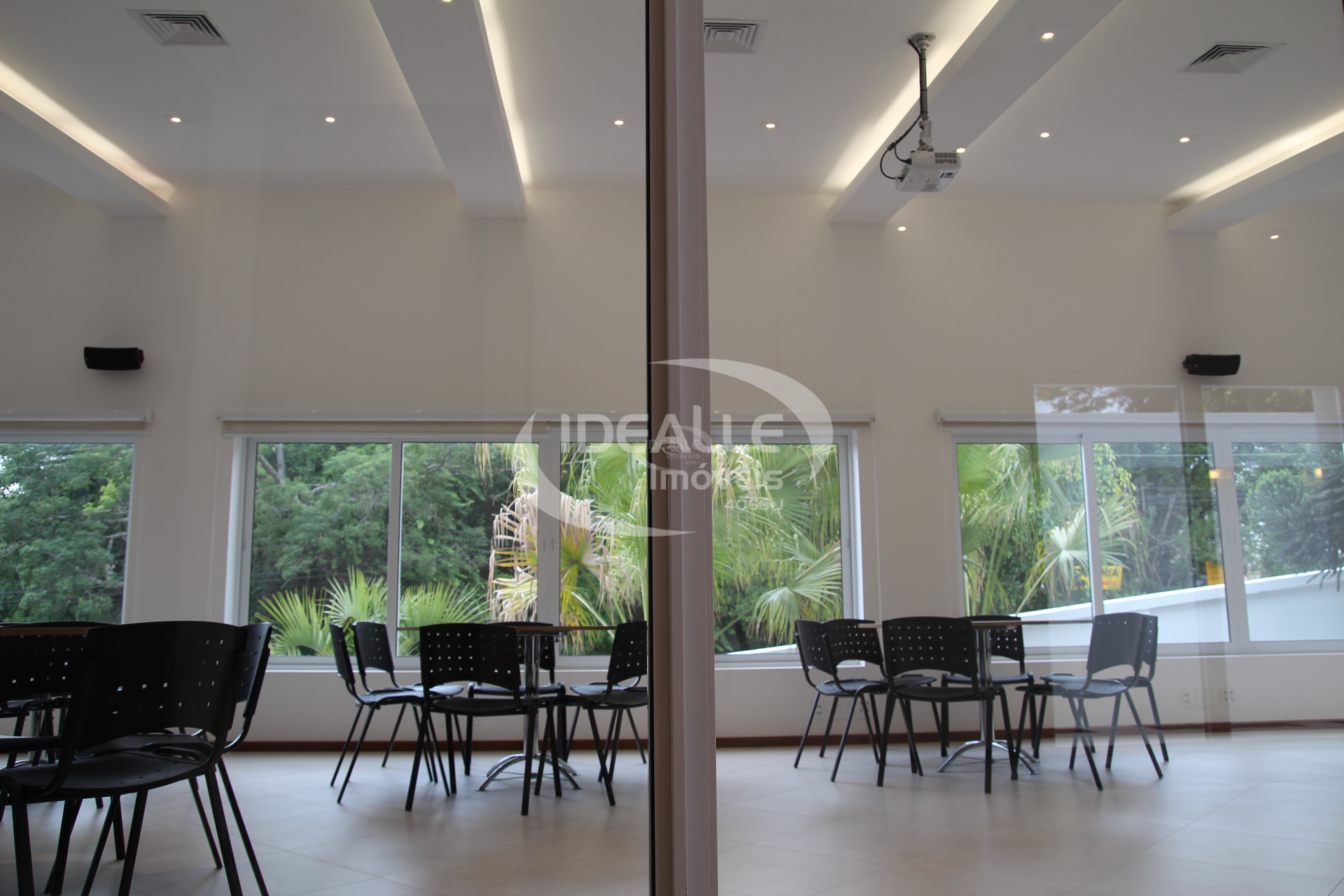 CASA COMERCIAL BOM RETIRO