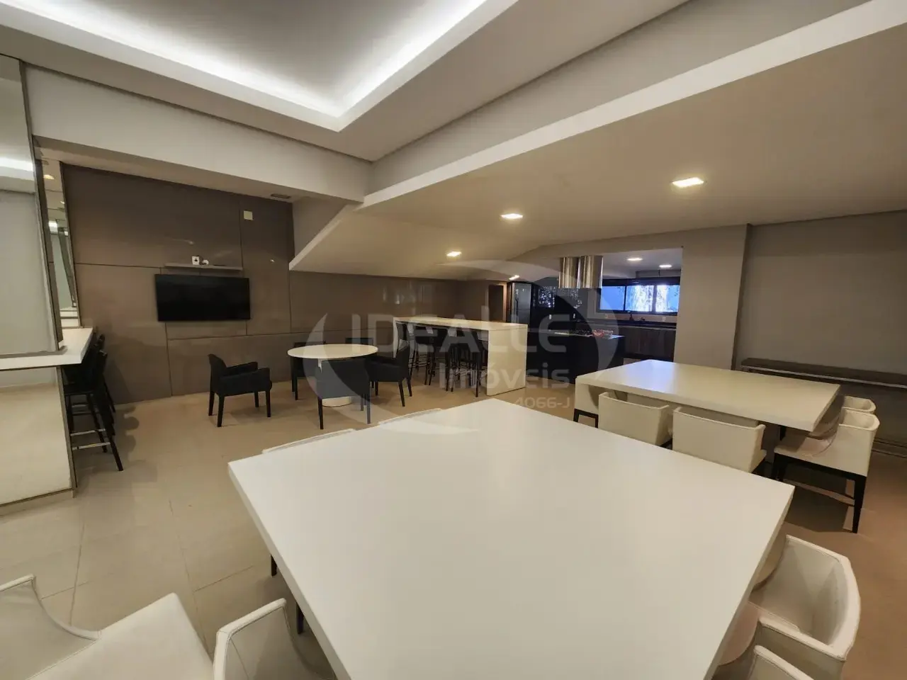 Ed. Champagnat 2540 Residence