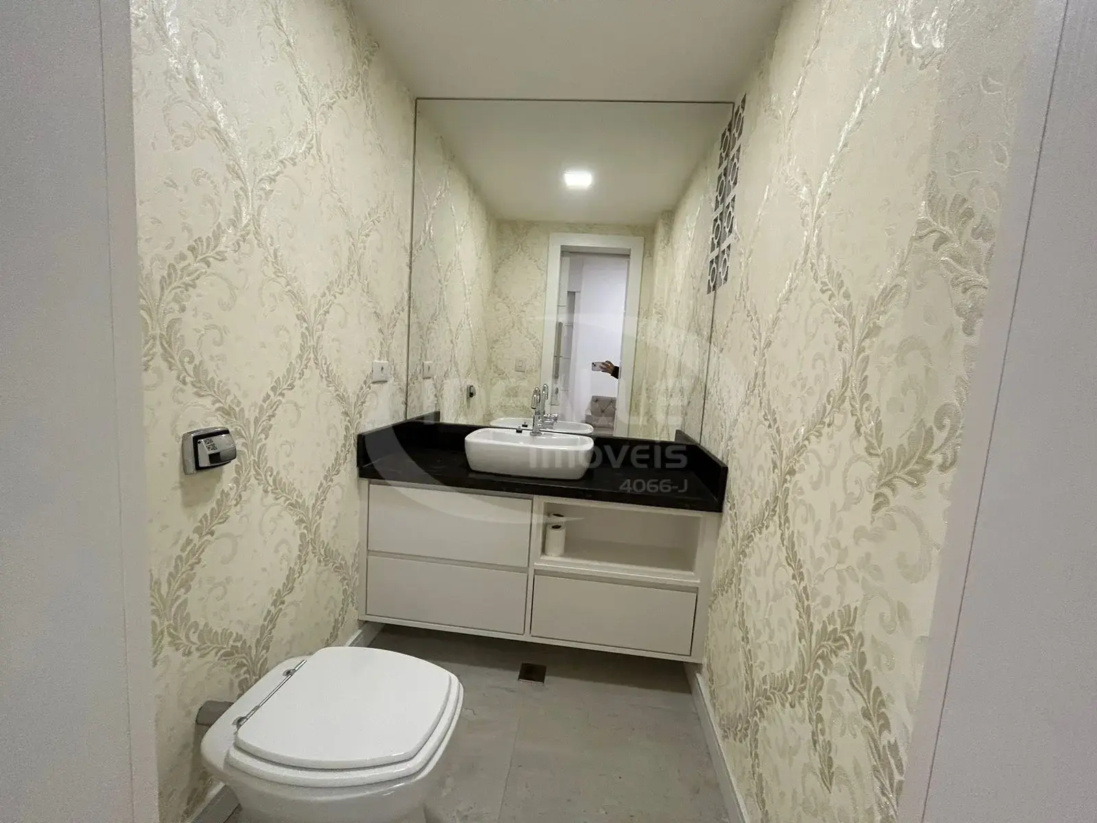 Ed. Montreal Executive Center