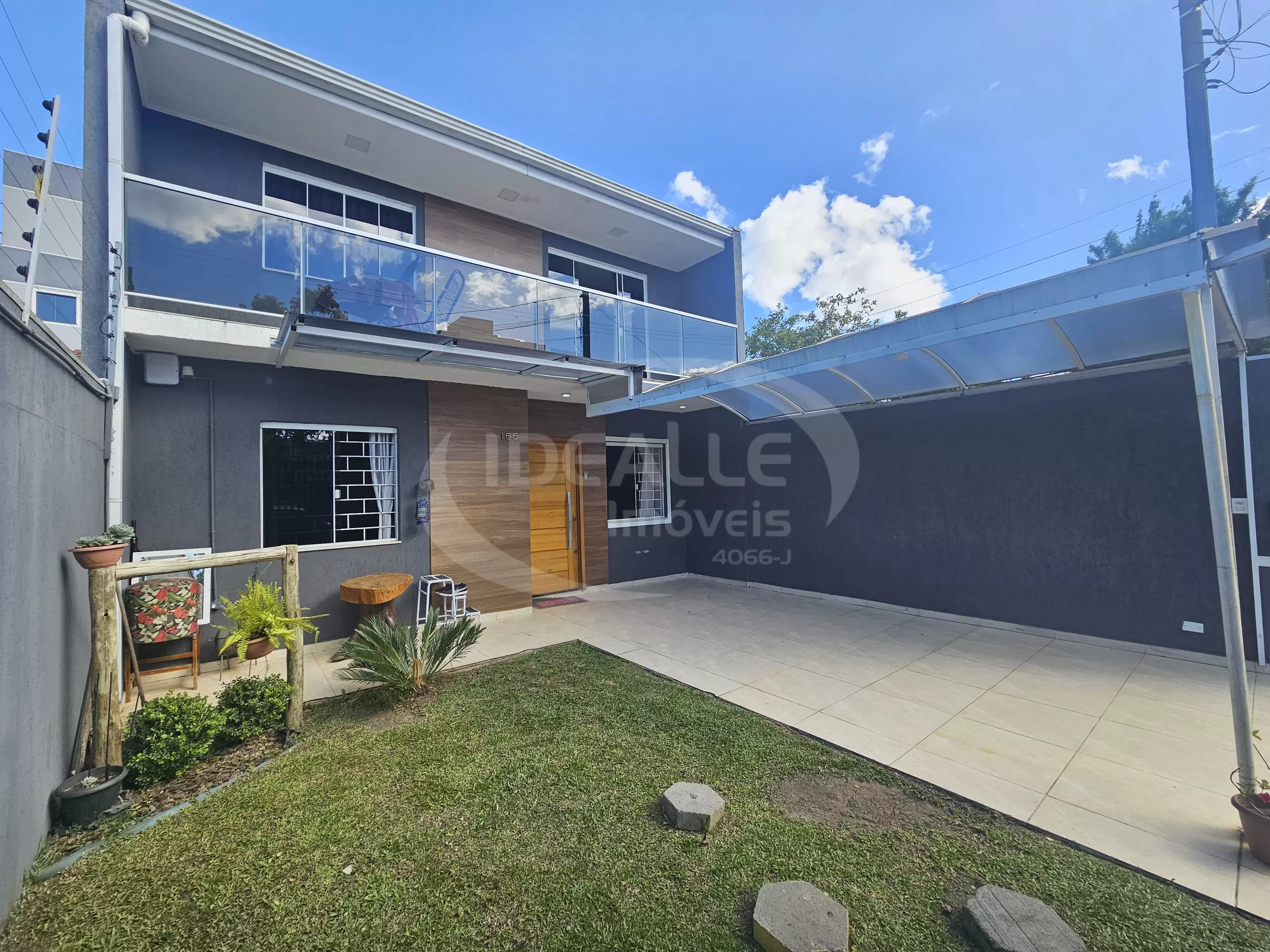 Sobrado em São José dos Pinhais