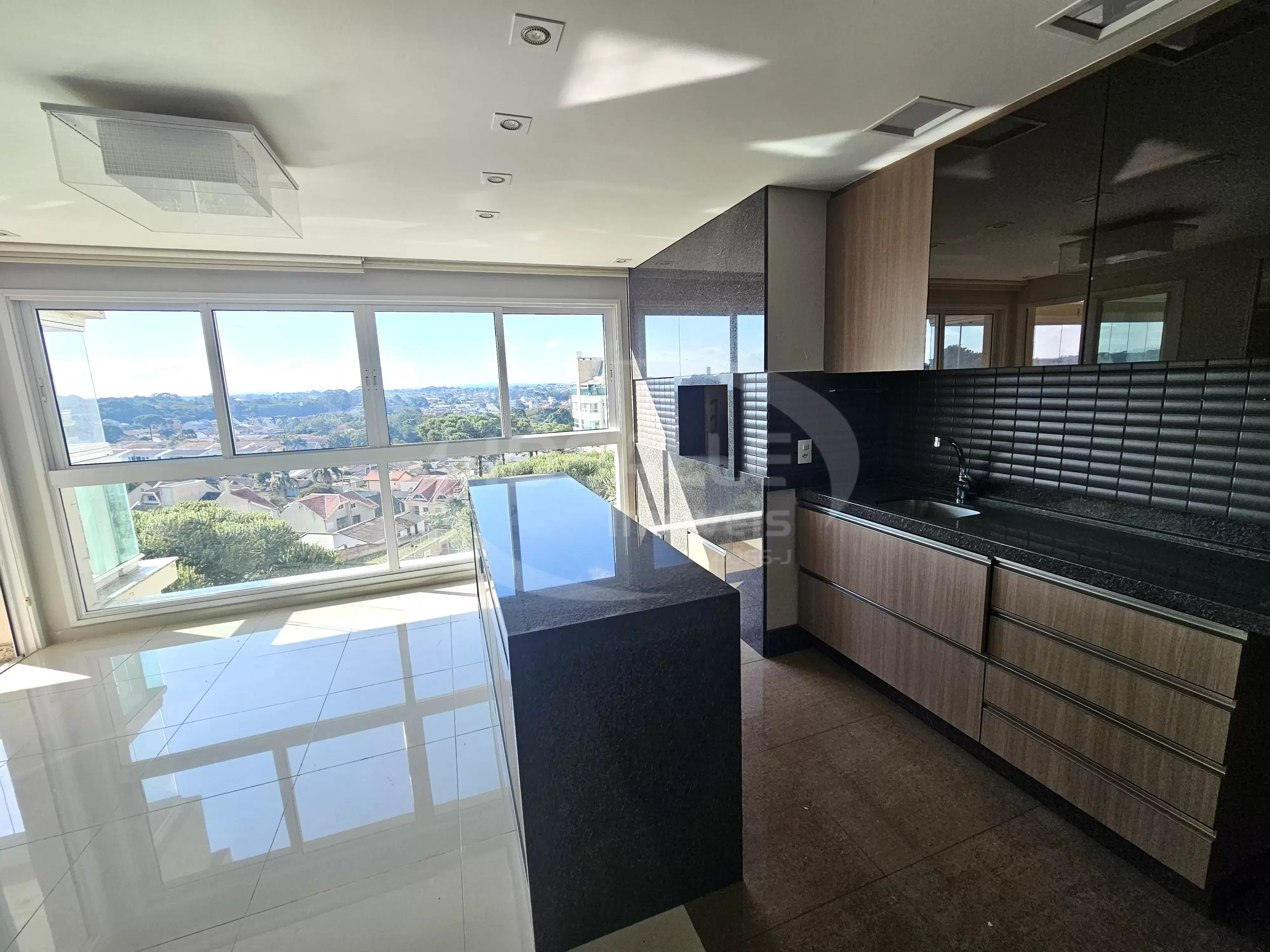 Ed. Elegance Condominium