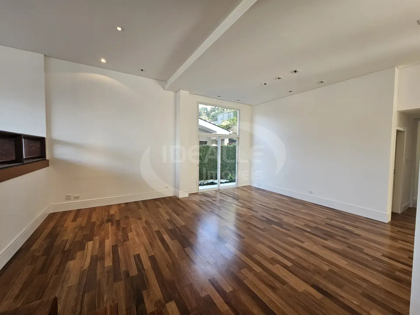 Cond. Beverly Hills