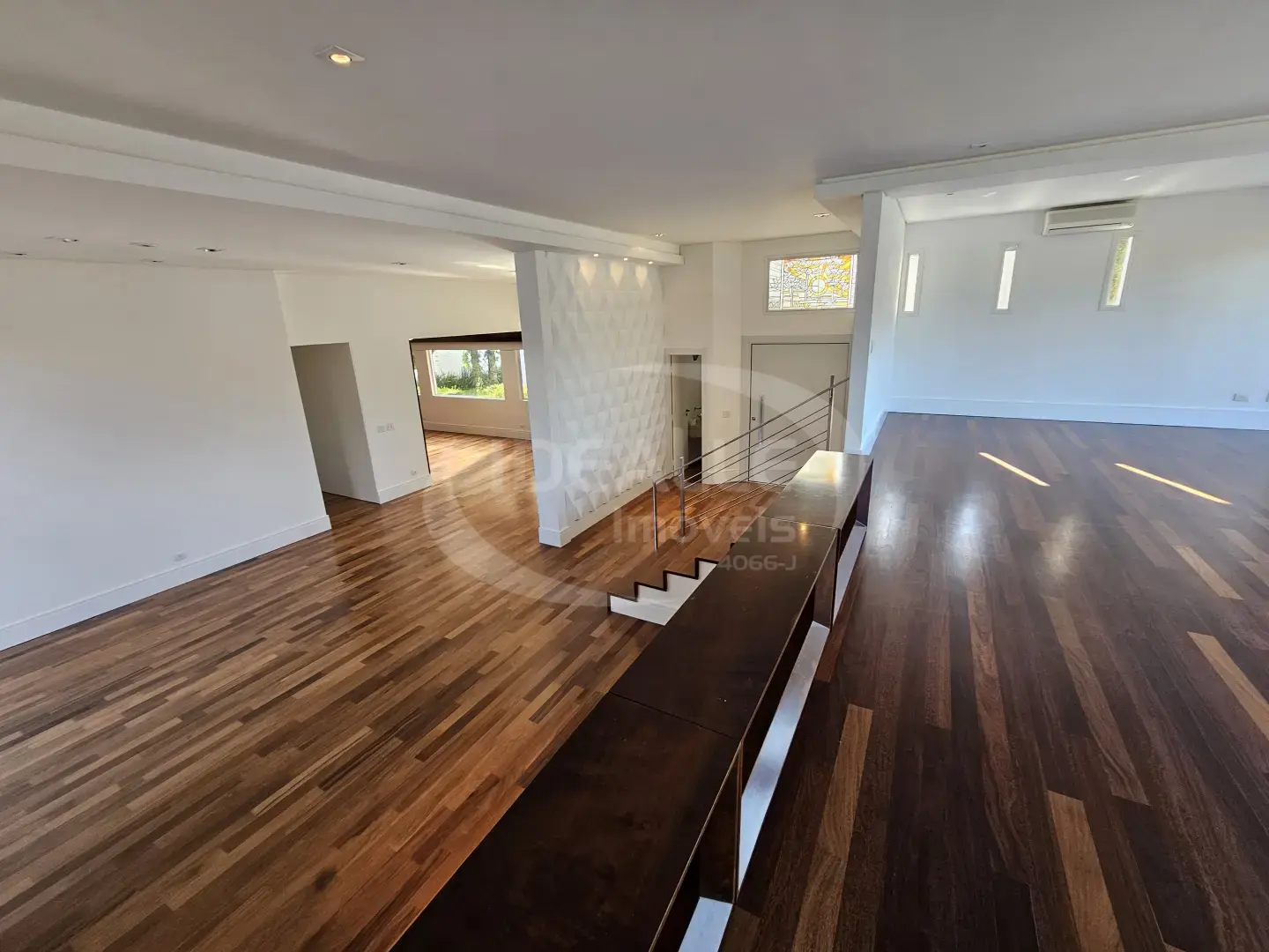 Cond. Beverly Hills