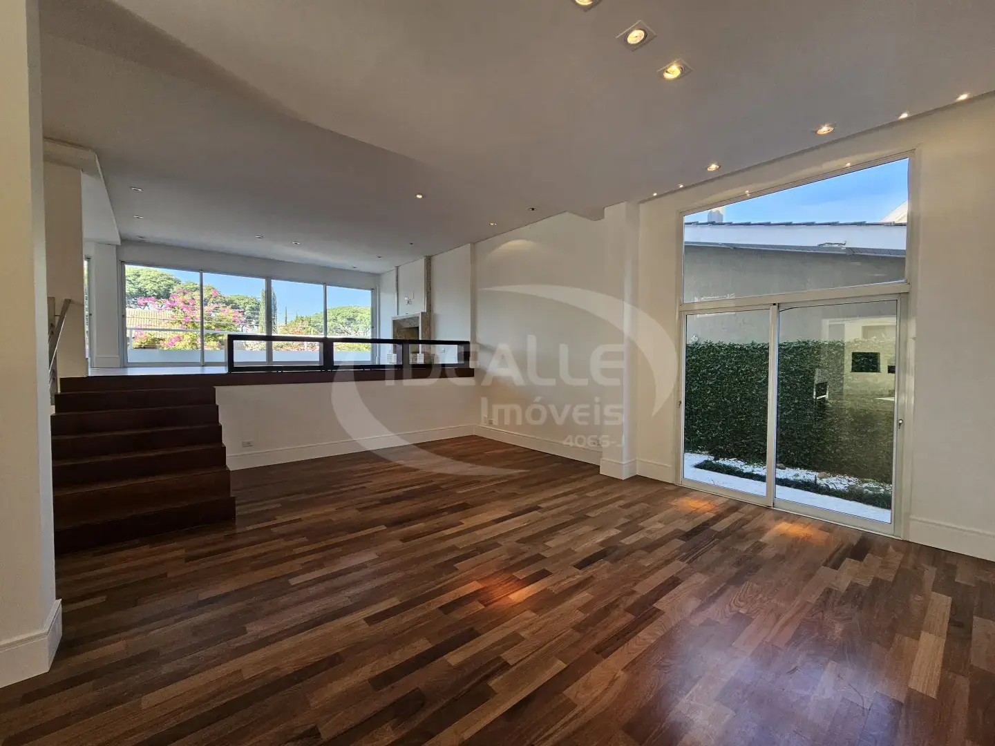 Cond. Beverly Hills