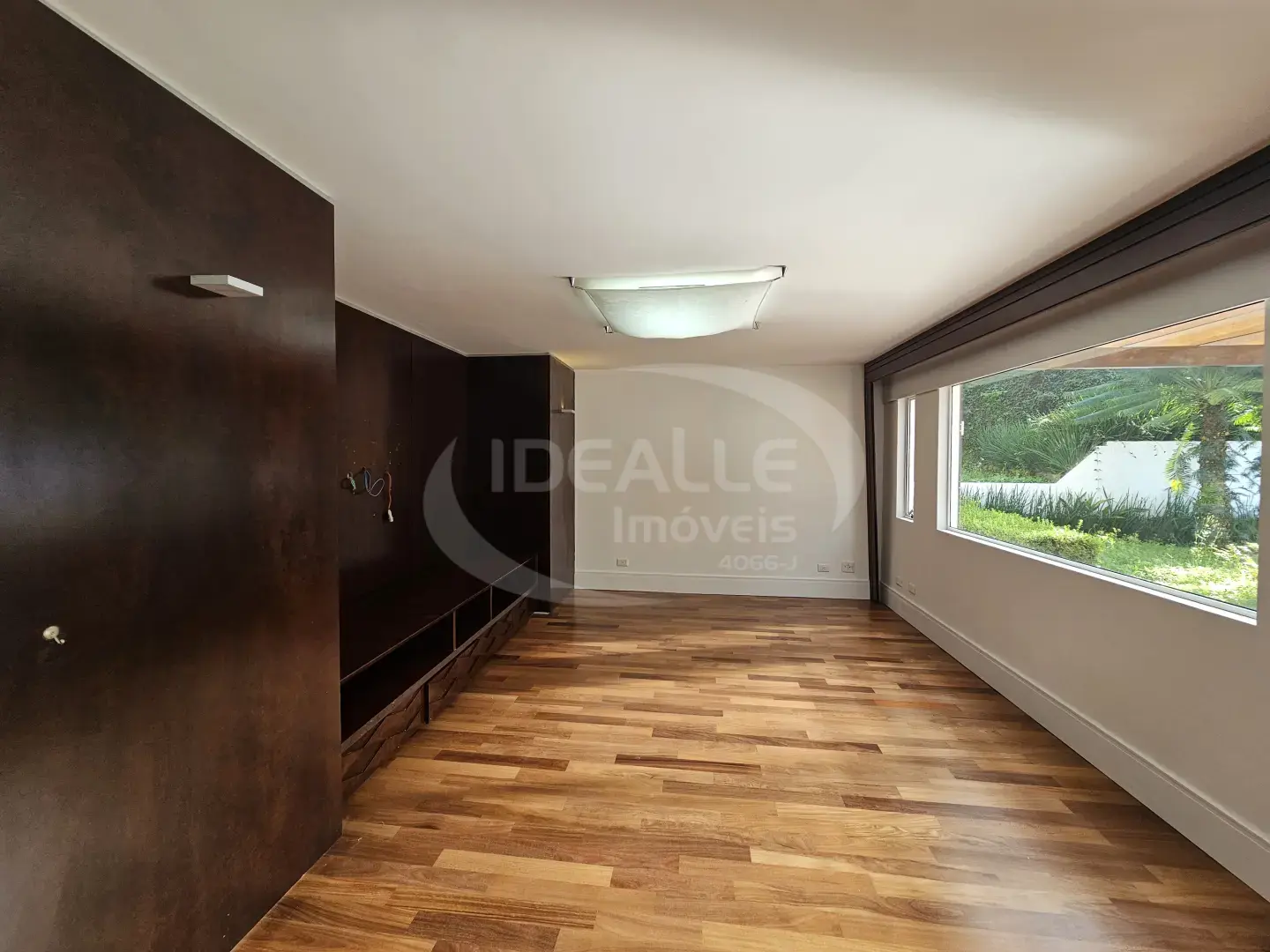 Cond. Beverly Hills