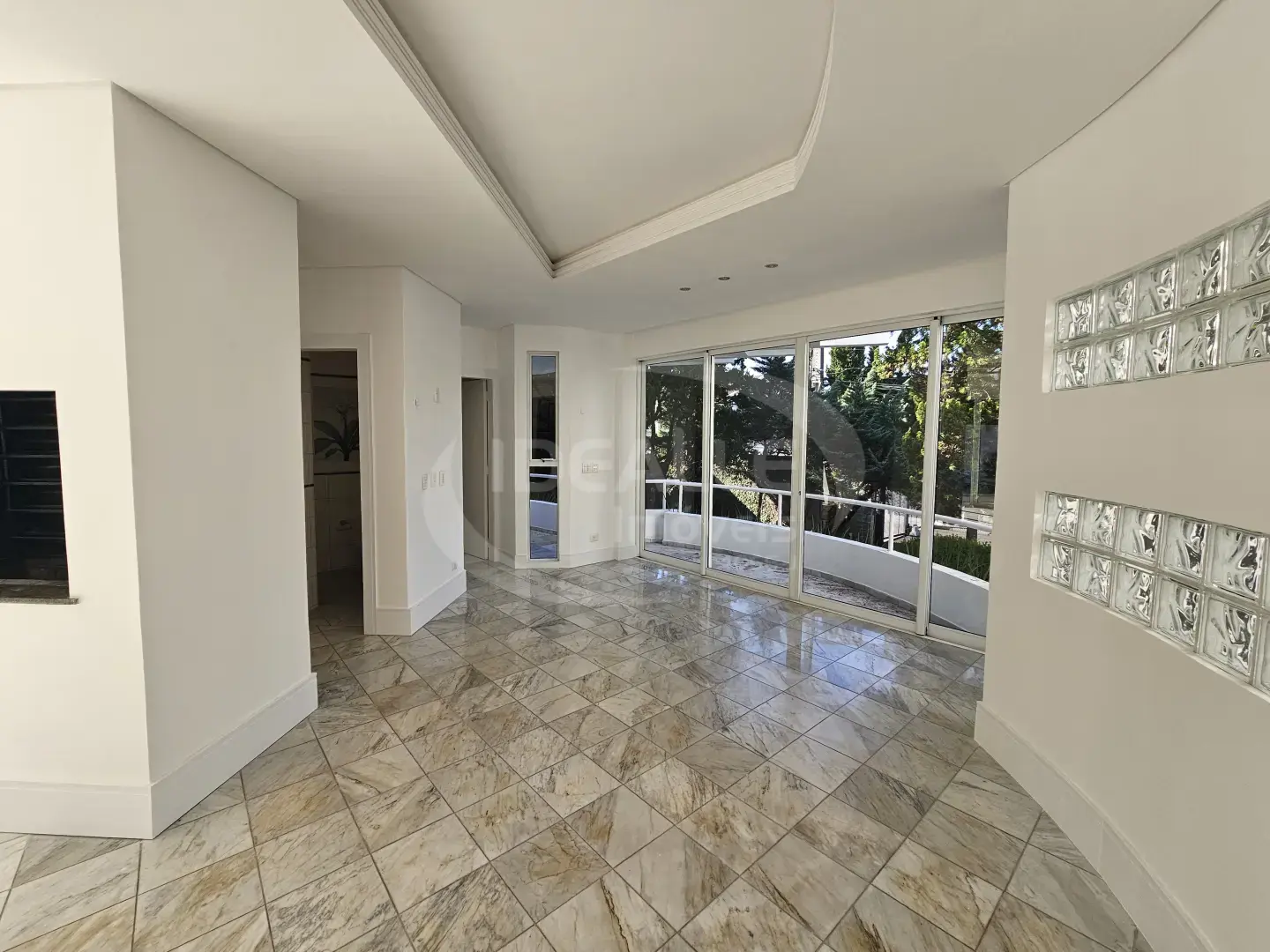 Cond. Beverly Hills