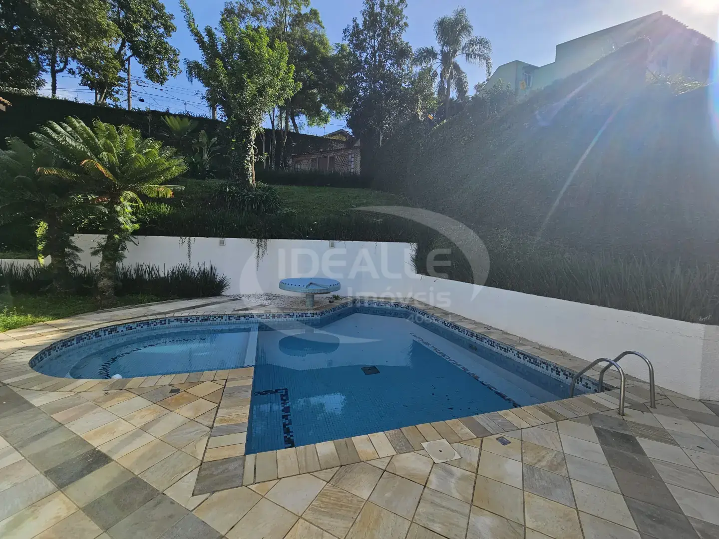 Cond. Beverly Hills