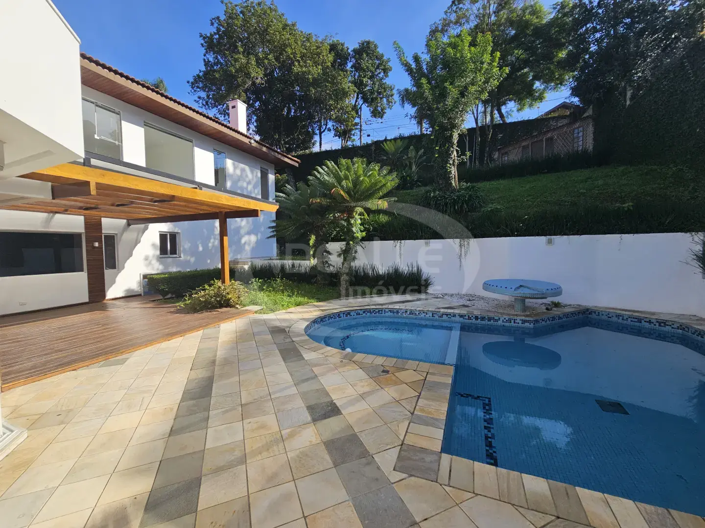 Cond. Beverly Hills