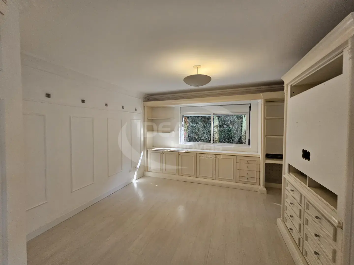 Cond. Beverly Hills