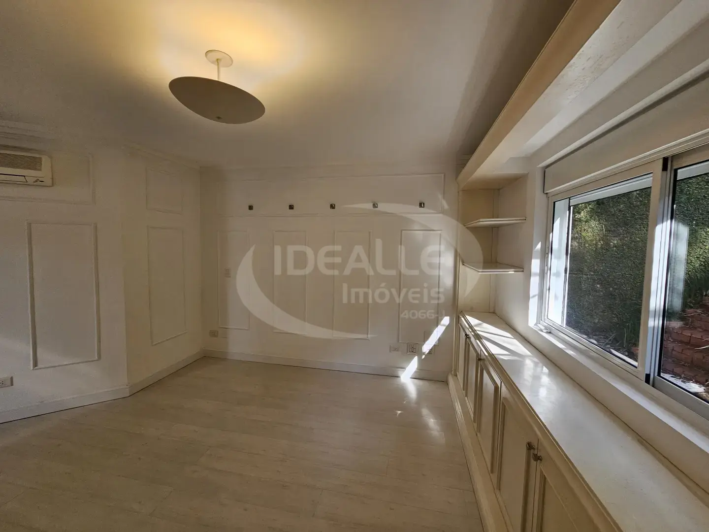 Cond. Beverly Hills