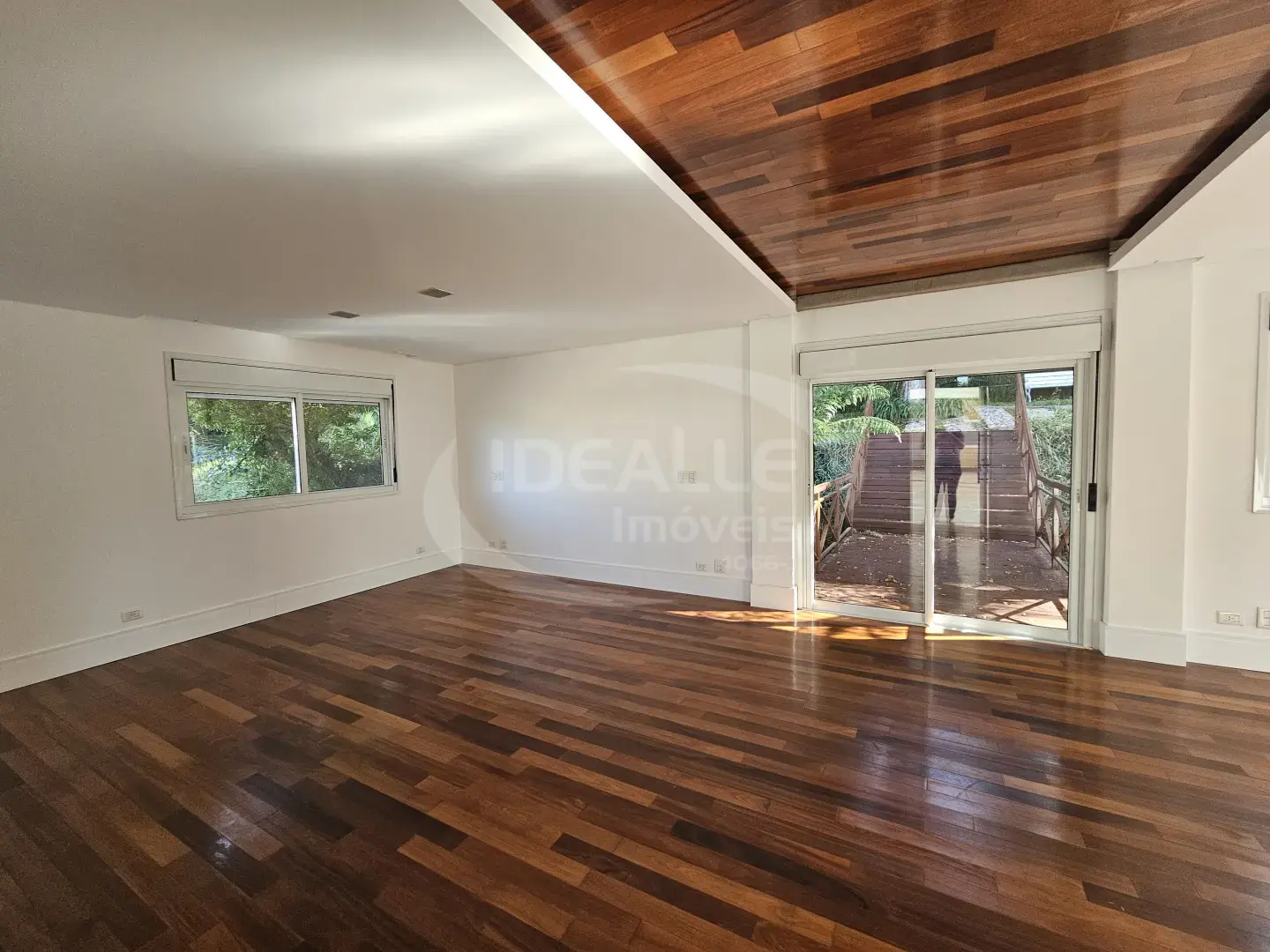Cond. Beverly Hills