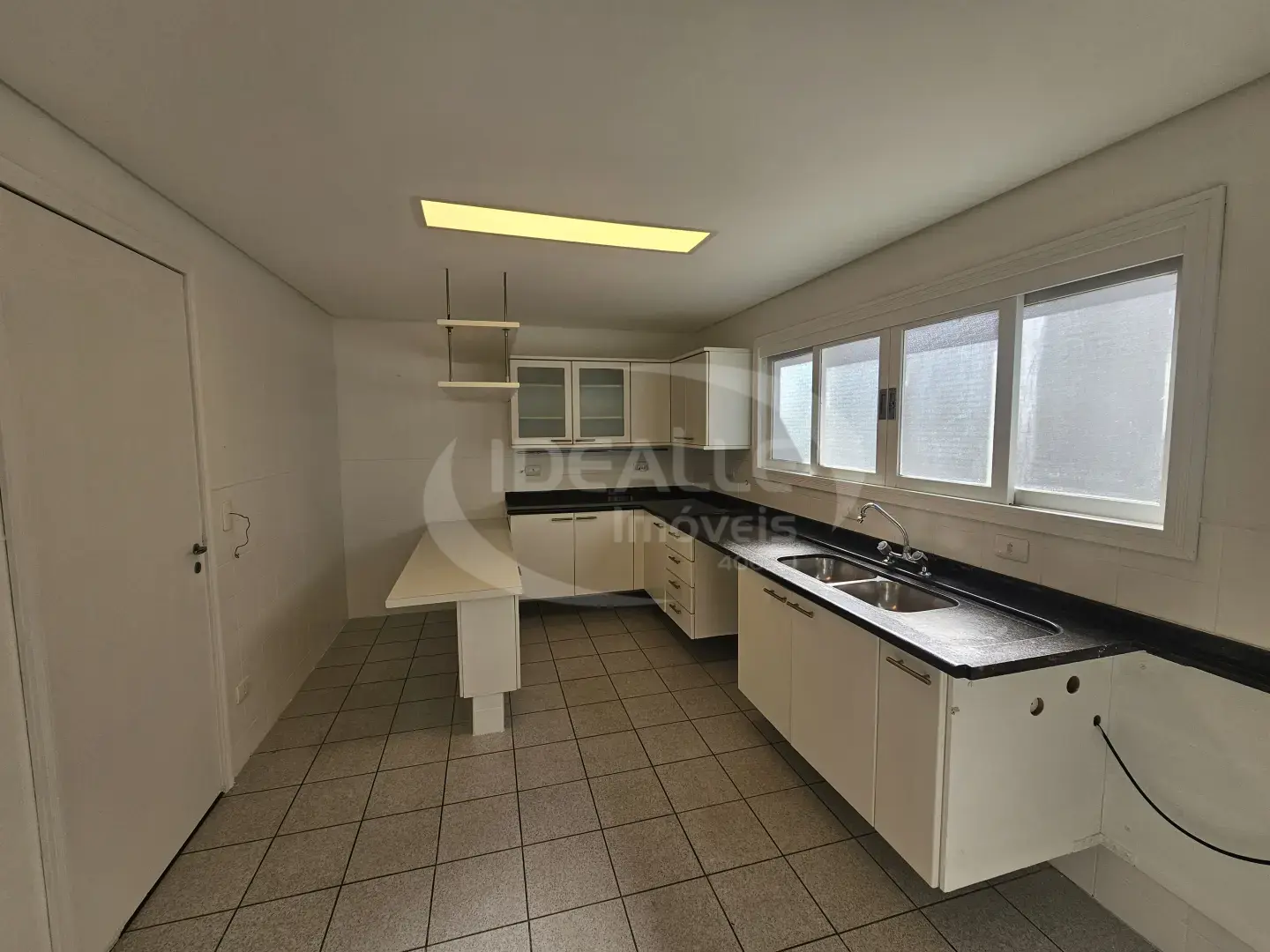 Cond. West Side I
