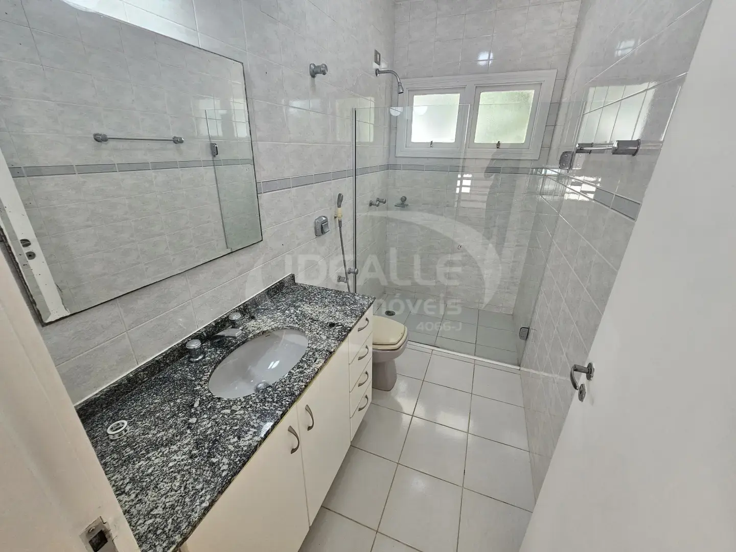 Cond. West Side I