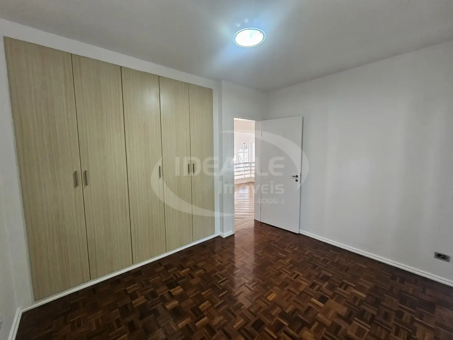 Cond. West Side I