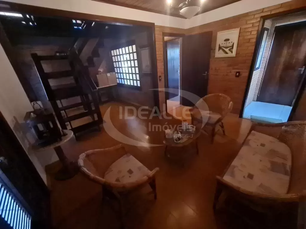 Casa Residencial em Santa Felicidade