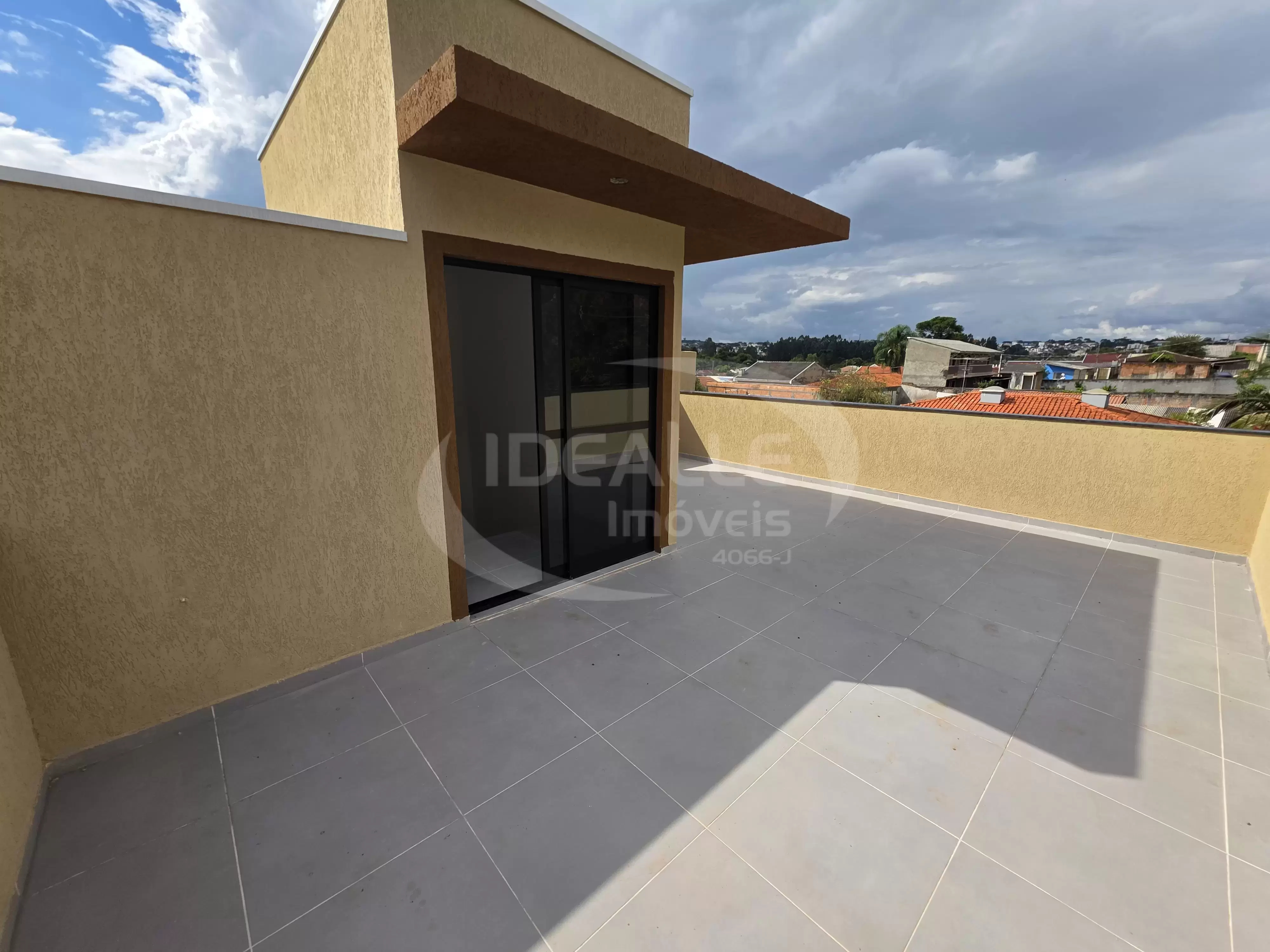 Sobrado no Santa Candida