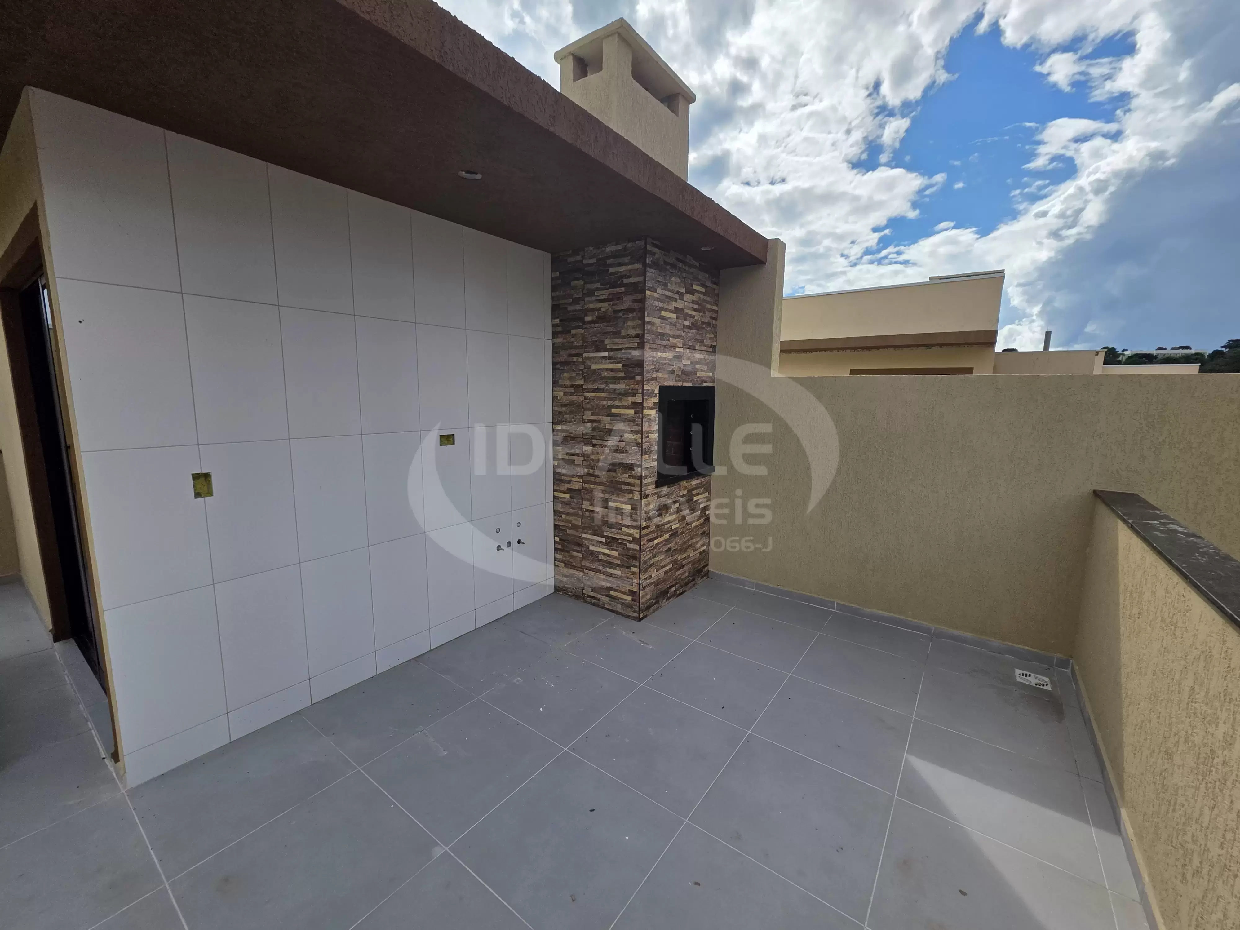 Sobrado no Santa Candida